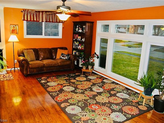 5th image of 6735 Edgemoor Ave