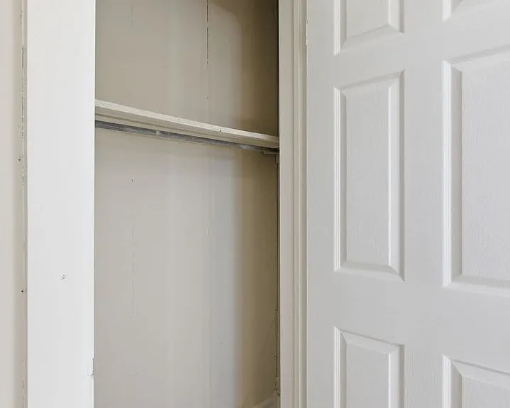 116 Chester Ave — Photo 24