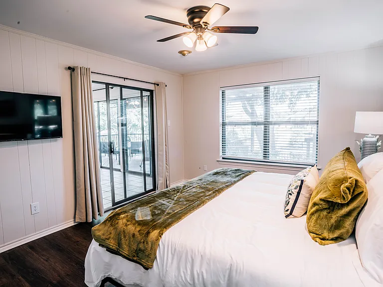 6309 Riviera Dr — Photo 22