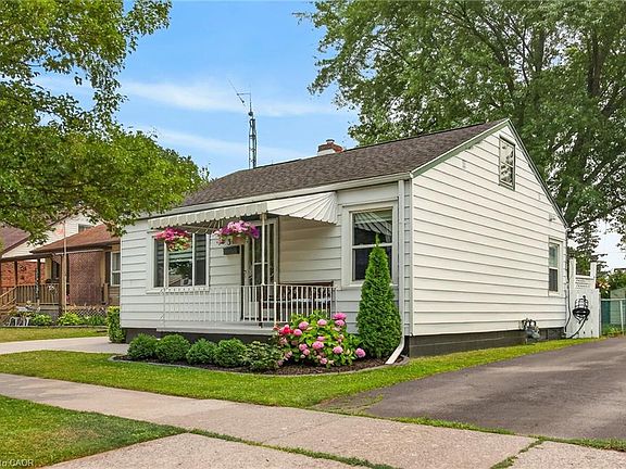 2nd image of 309 Commando St