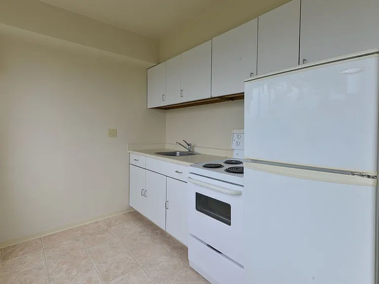 1450 Chestnut St — Photo 18