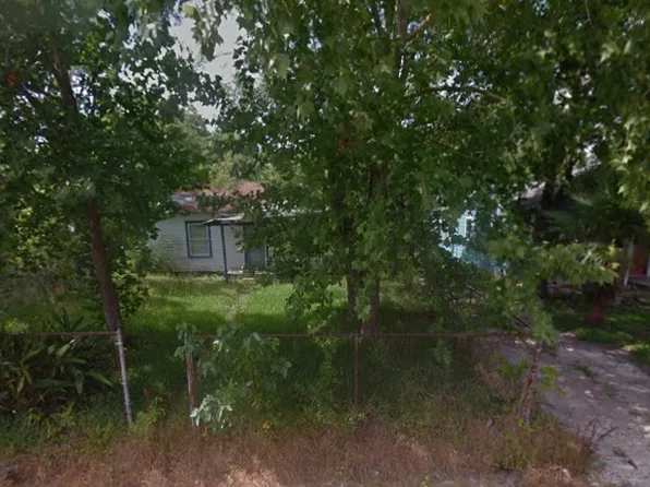 2401 8th Ave N, Texas City, TX 77590