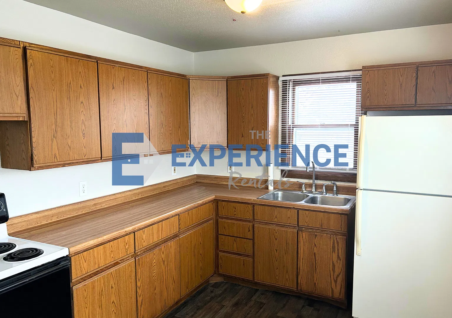 3 Bedroom 1 Bathroom Single Family Home For Rent! — Photo 4