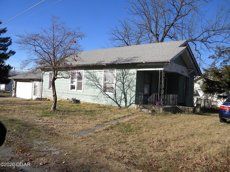 2nd image of 301 Kansas Ave