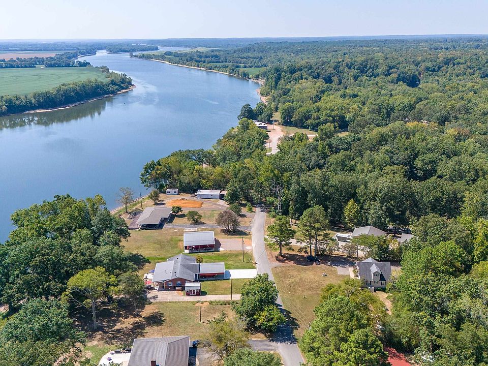 1st image of 720 Riverside Ln