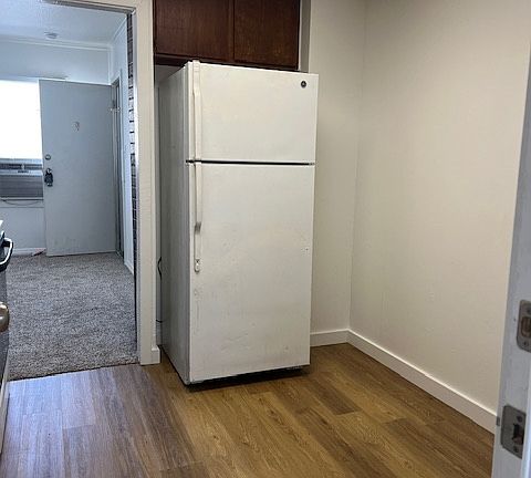 4th image of 616 B Ave #D