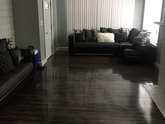 2nd image of 171 E Ravenwood Ave