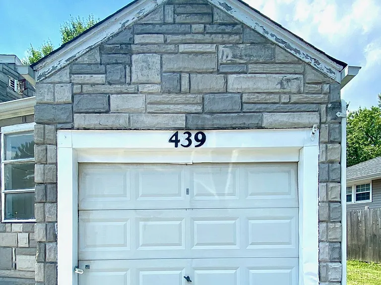 439 Hudson Blvd — Photo 10