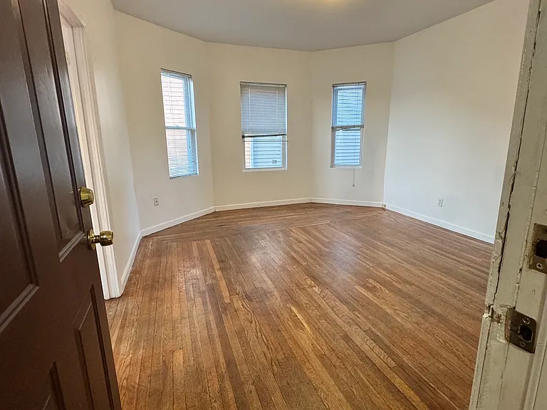 51-53 Holyoke St #1 — Photo 1