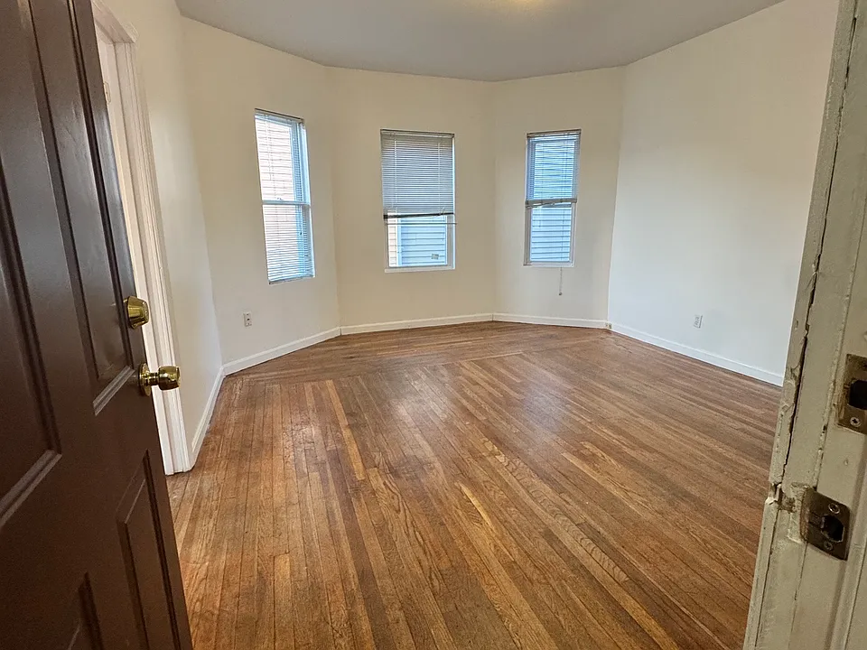 51-53 Holyoke St #1