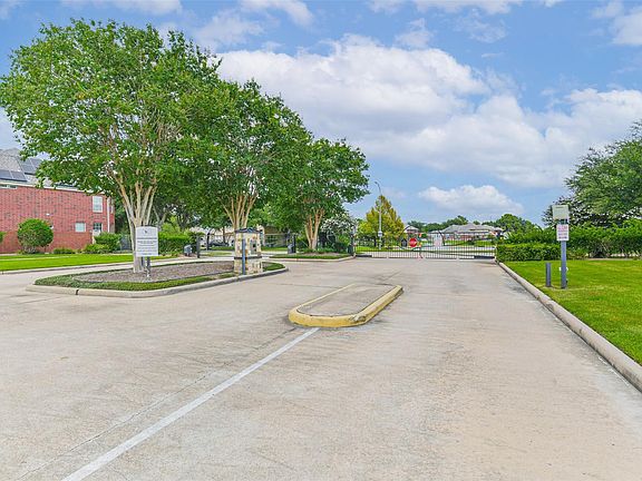 2nd image of 9906 Palisade Lakes Dr