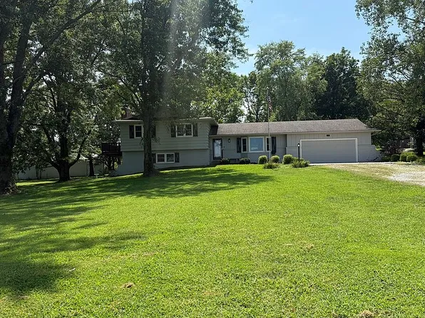1289 N 935th Rd, Lawrence, KS 66047