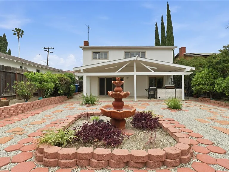 577 Houston Dr — Photo 23