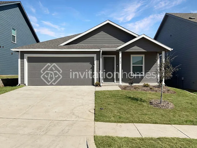 2742 Bronte Blvd — Photo 1