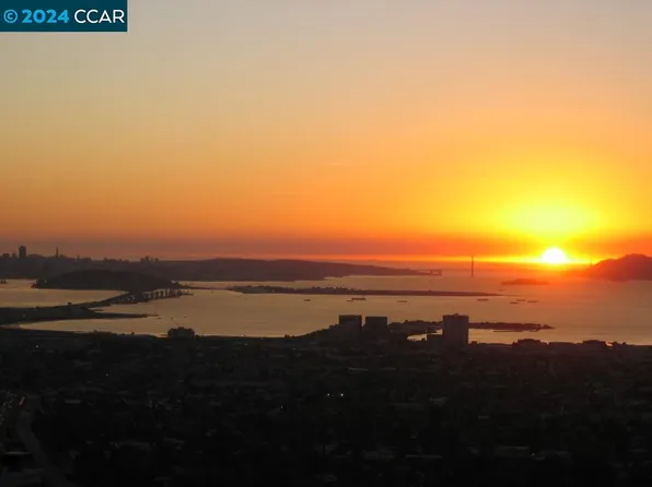 27 Windward Hl, Oakland, CA 94618