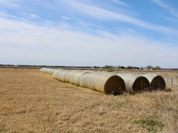 000 FM 471, Castroville, TX 78009