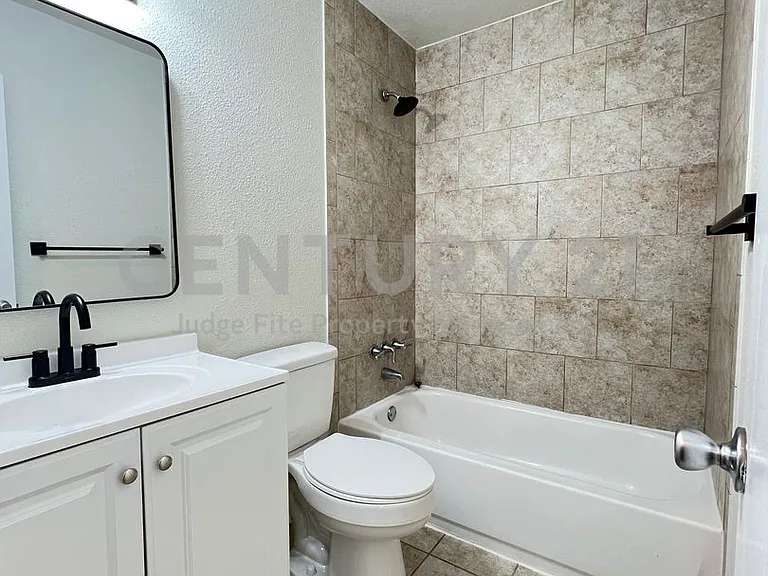 114 Southmanor Ct — Photo 8