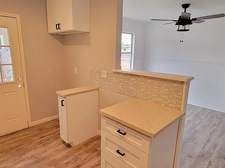 650 Stevens Ave — Photo 4
