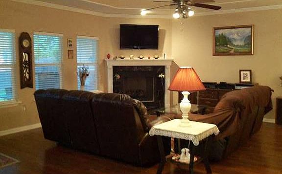 3rd image of 684 Normandy Dr