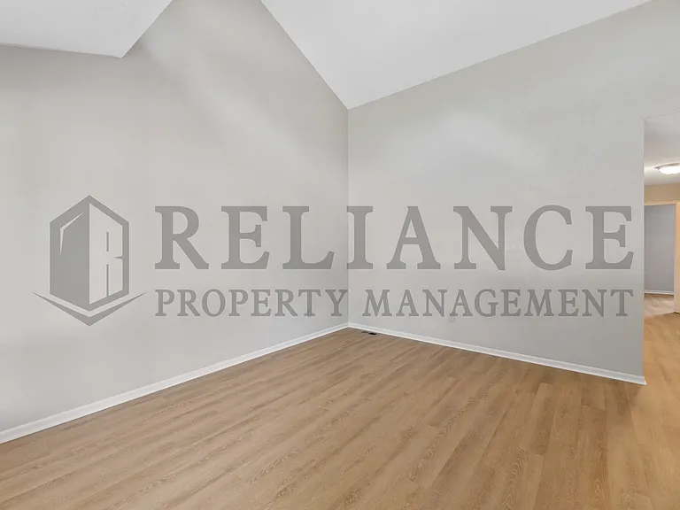 10919 W Nantucket St — Photo 3