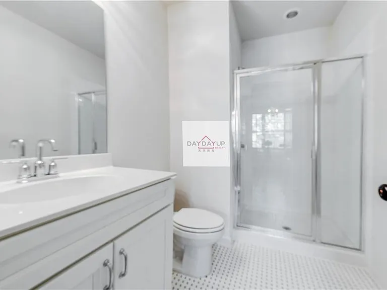 16 Lochurst Ln — Photo 16