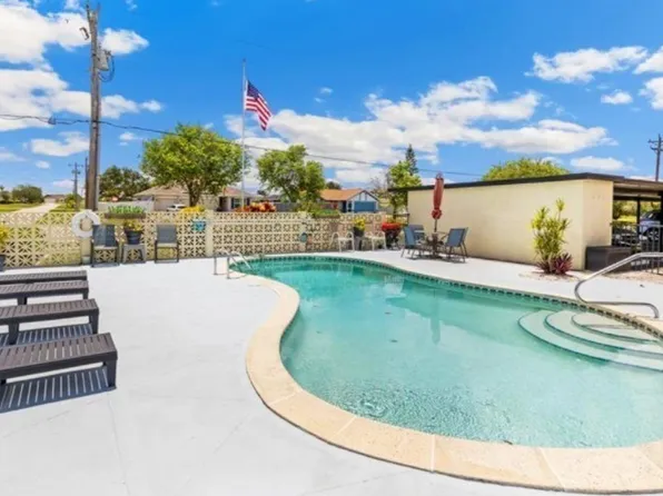 1420 Academy Blvd APT 104, Cape Coral, FL 33990