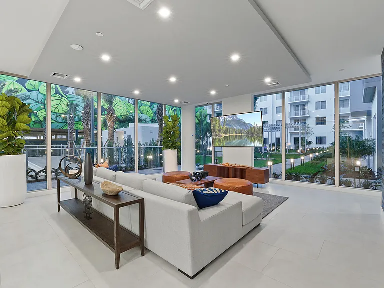 New Avery Pointe East — Photo 6