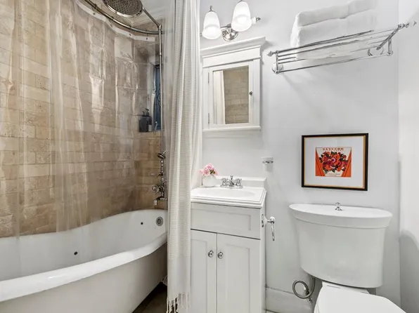 252 West 20th Street 3B image 6 of 7