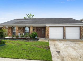 126 Cameron Dr, Gretna, LA 70056