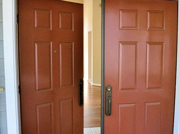 3rd image of 400 Saint Martin Dr