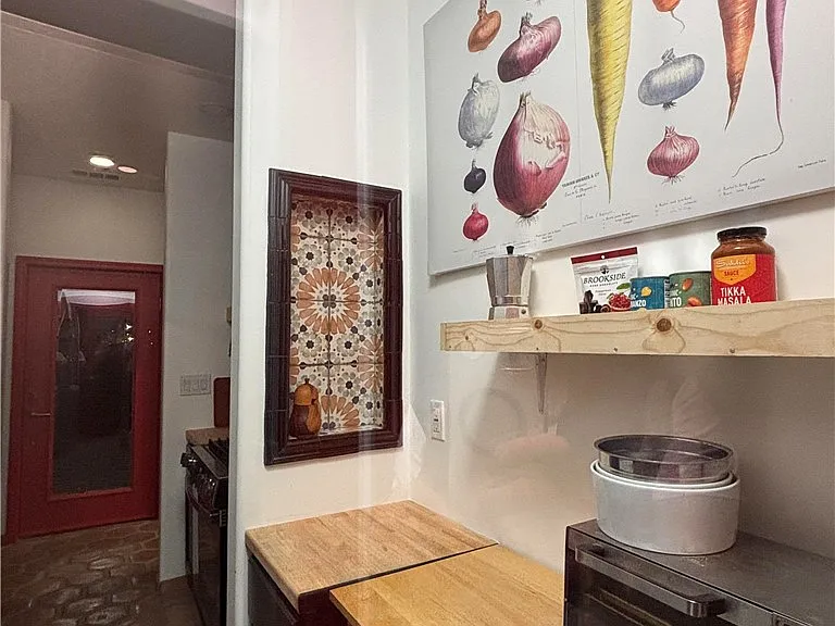 1802 N Raymond Ave — Photo 19