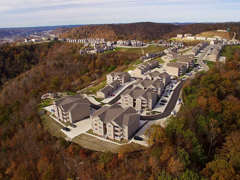 Eagle View Luxury Apartments — Photo 1
