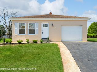 22 Greenville Ct, Toms River, NJ 08757