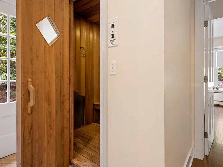 16 Alexis Ct — Photo 27