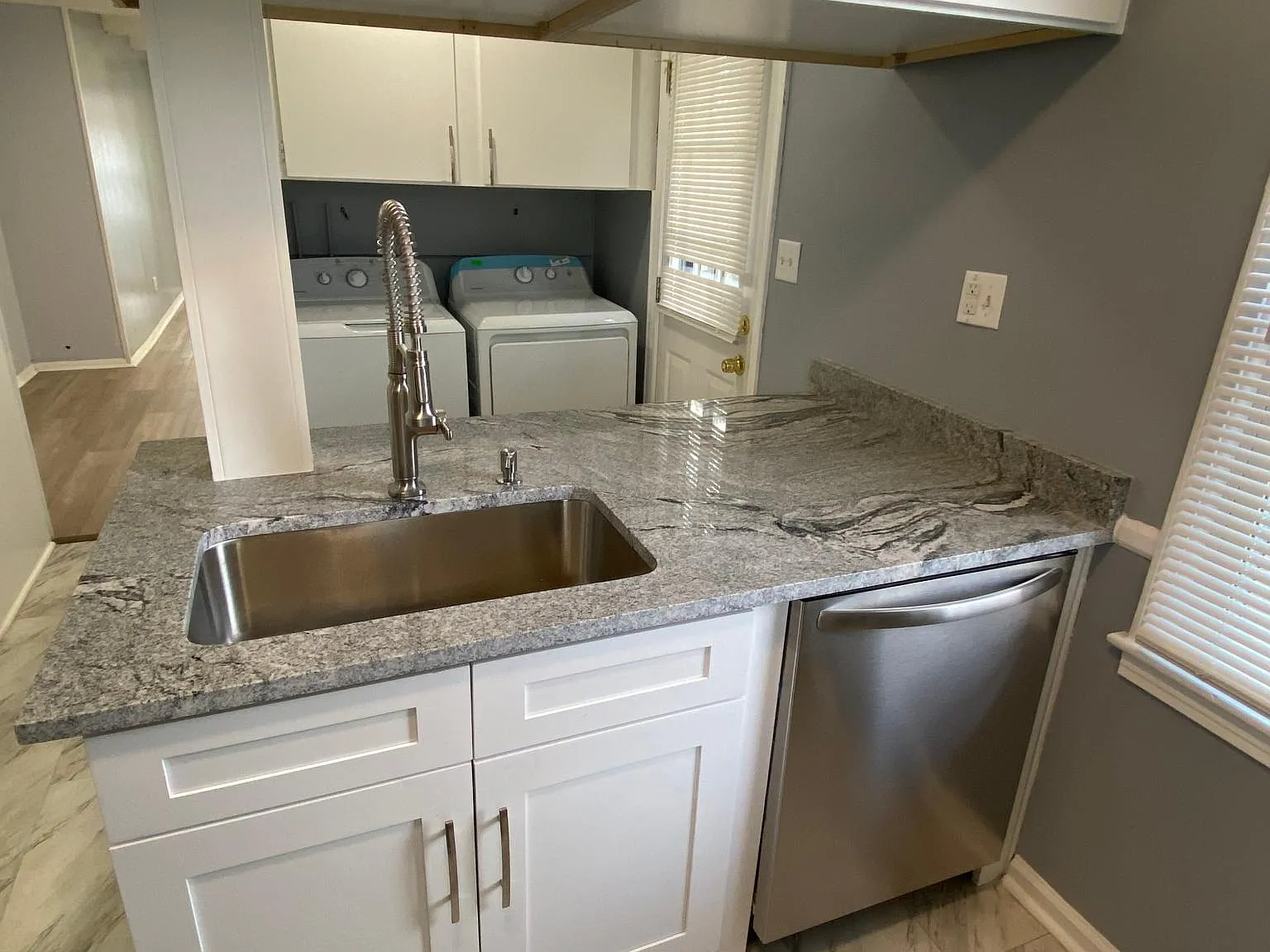3133 Warick Rd — Photo 4