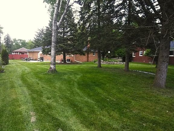 3rd image of 6233 Burger St