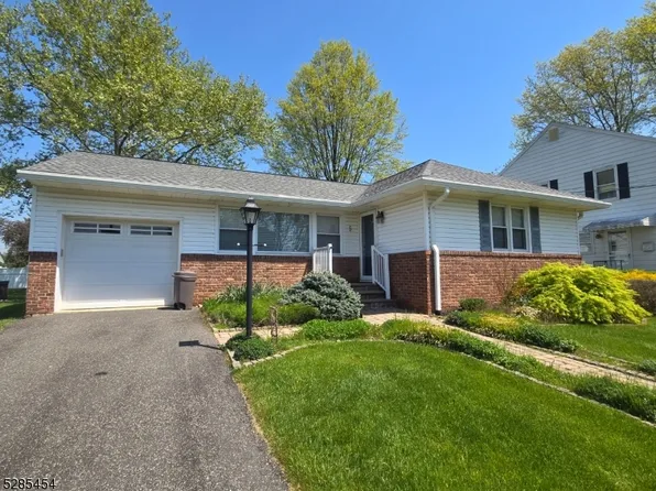 5 Imperial Dr, Somerville Boro, NJ 08876