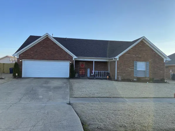 714 Pleasant Woods Dr, Marion, AR 72364