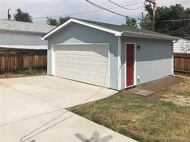 3 bed, 1272 sqft, $2,995 — Photo 3