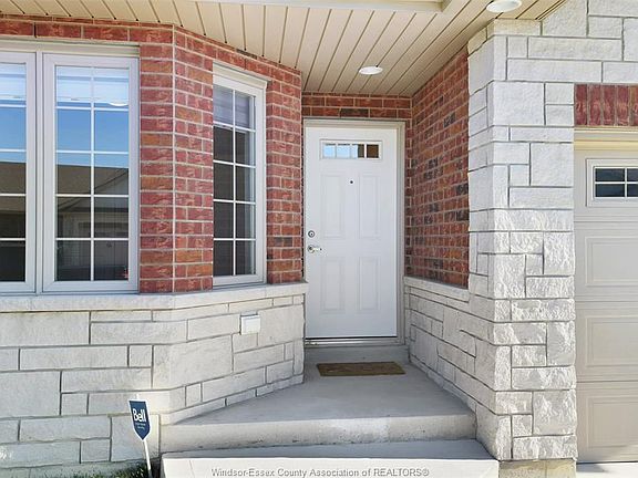 3rd image of 1060 Peabody Ave