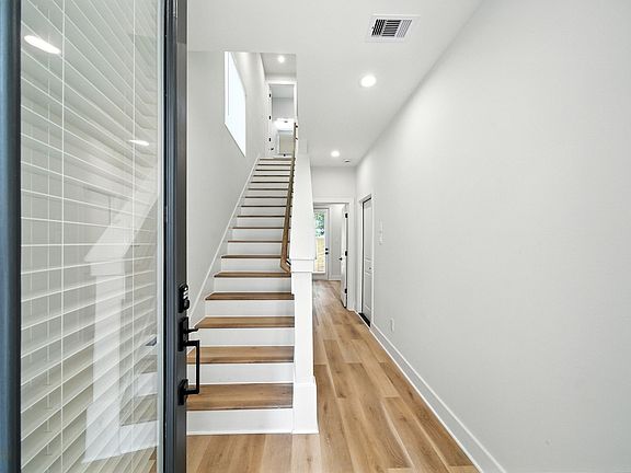 3rd image of 2304 Hoskins Dr #2304D