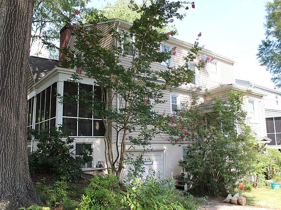 5th image of 129 Wilton Ave