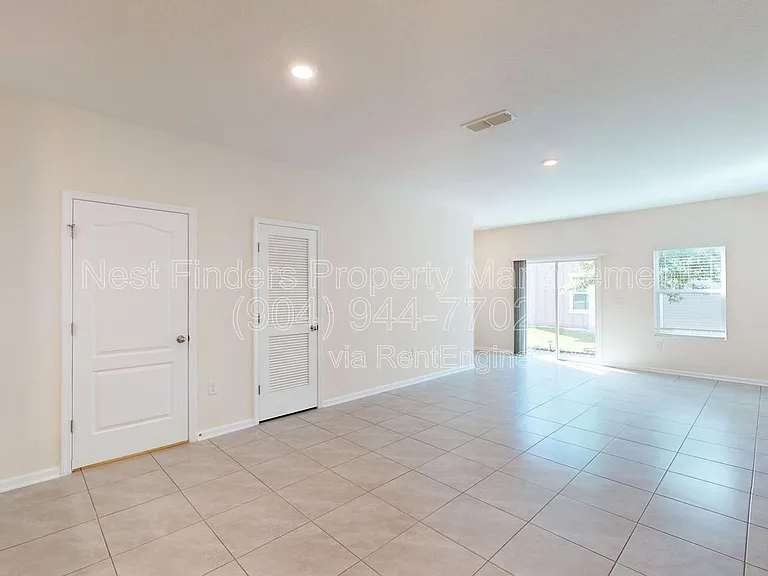 373 Aralia Ln — Photo 5