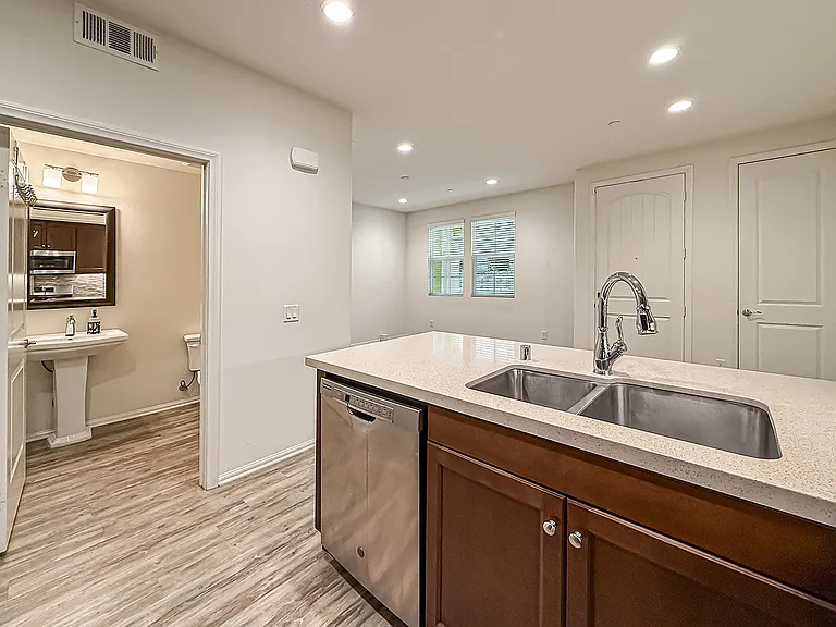 389 Castiano St — Photo 8