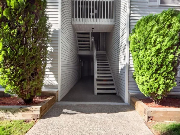 912 W Lincoln Pl APT 303, Spokane, WA 99204