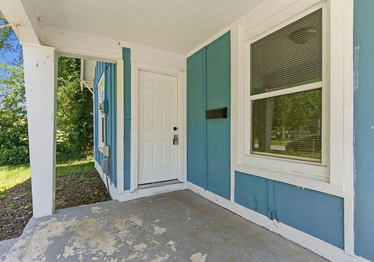 Charming & Move-In Ready! Updated 2-Bedroom Home with Covered Front Porch! — Photo 4