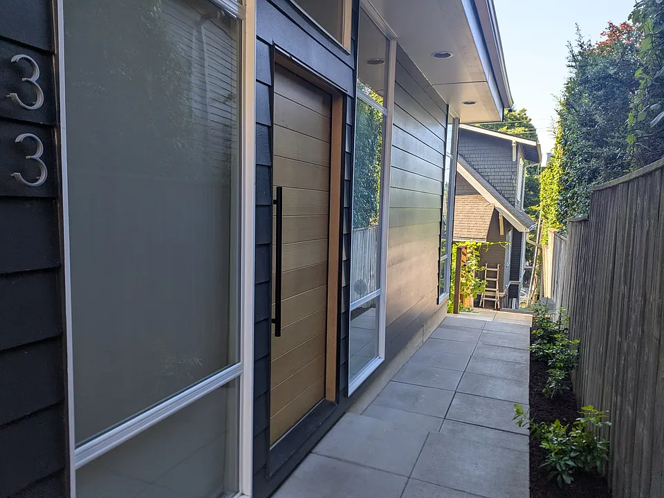 33 W Etruria St