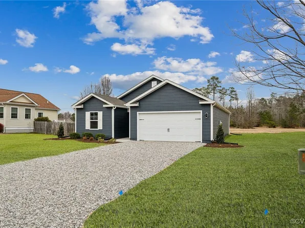 5 Byway Cir, Kilmarnock, VA 22482