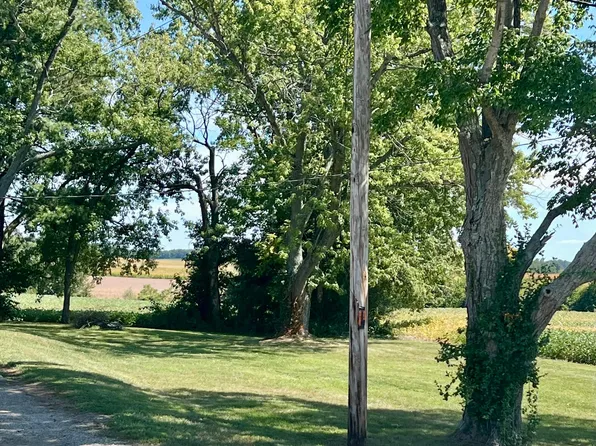 4 S School St, Amanda, OH 43102