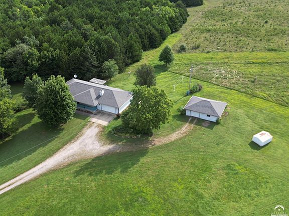 3rd image of 5700 NE Indian Creek Rd